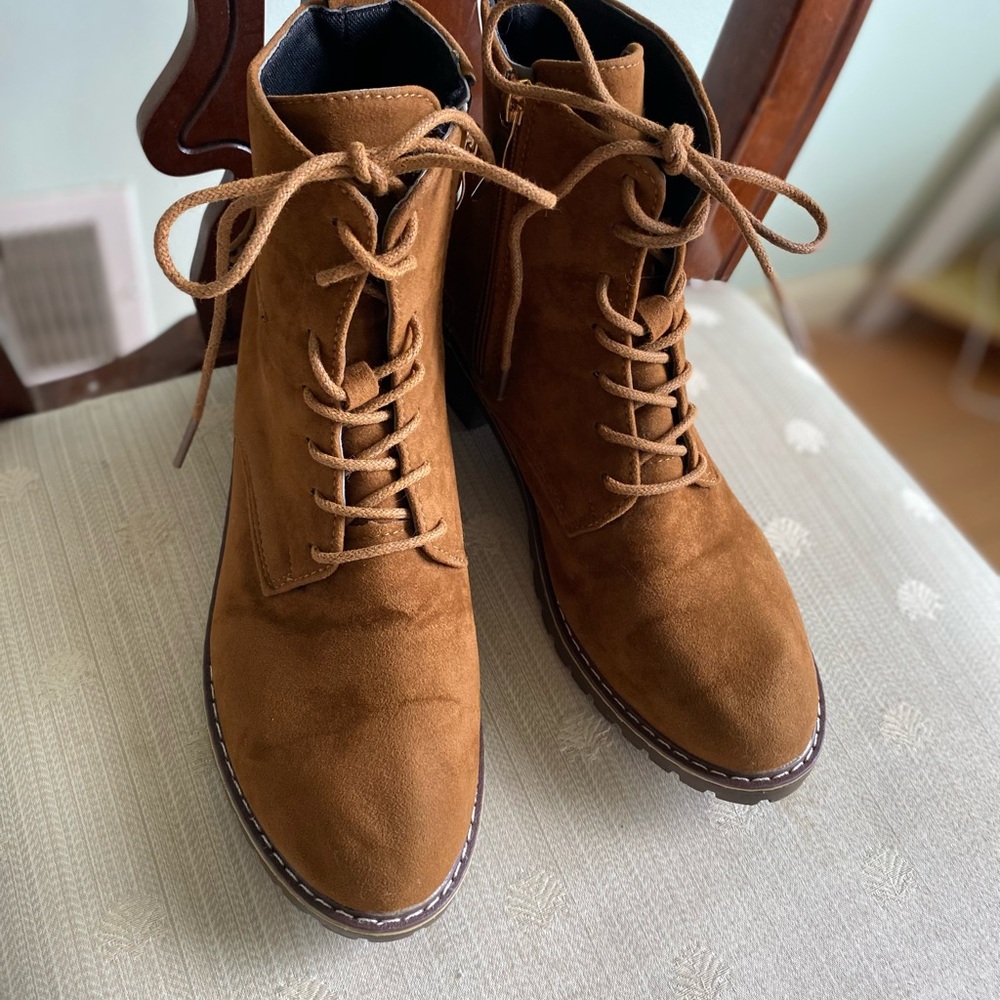 SHEIN EUC Brown Suede Ankle Boots - Picture 14 of 15